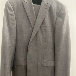 Jos. A. Bank 1905 Traveller’s Collection Slim Fit Suit Sz 43R 37 Pants Gray